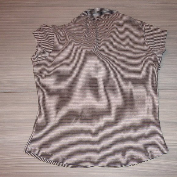 Ladies Summer Tops Set Of 3 Size Medium. $6.00 AS AN ADD ON ITEM - Picture 6 of 6